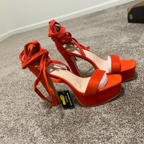 Fashion nova size 10 strapped heels - Picture 1 of 3